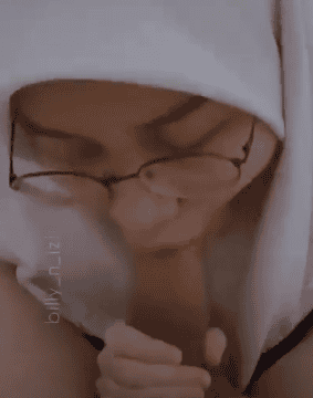 pembantu lagi setrika baju disodok dari belakang