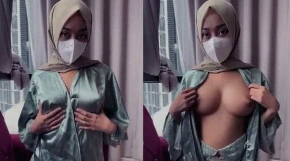 ayam kampus cantik pamer gunung kembar besar sekali